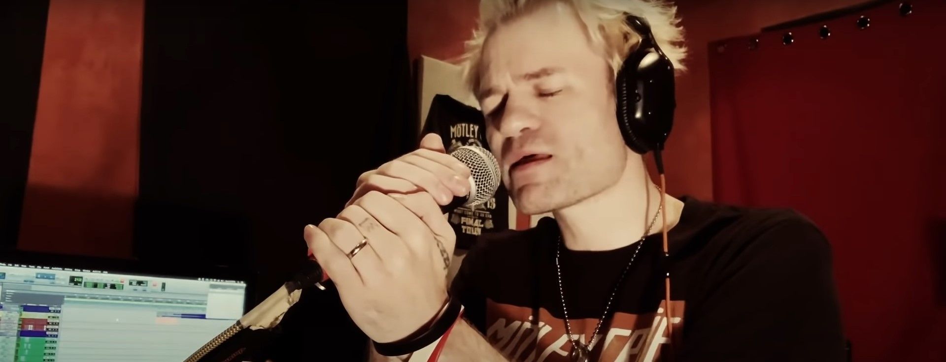 Sum 41 - Never There (Live At Home Studio 2020)