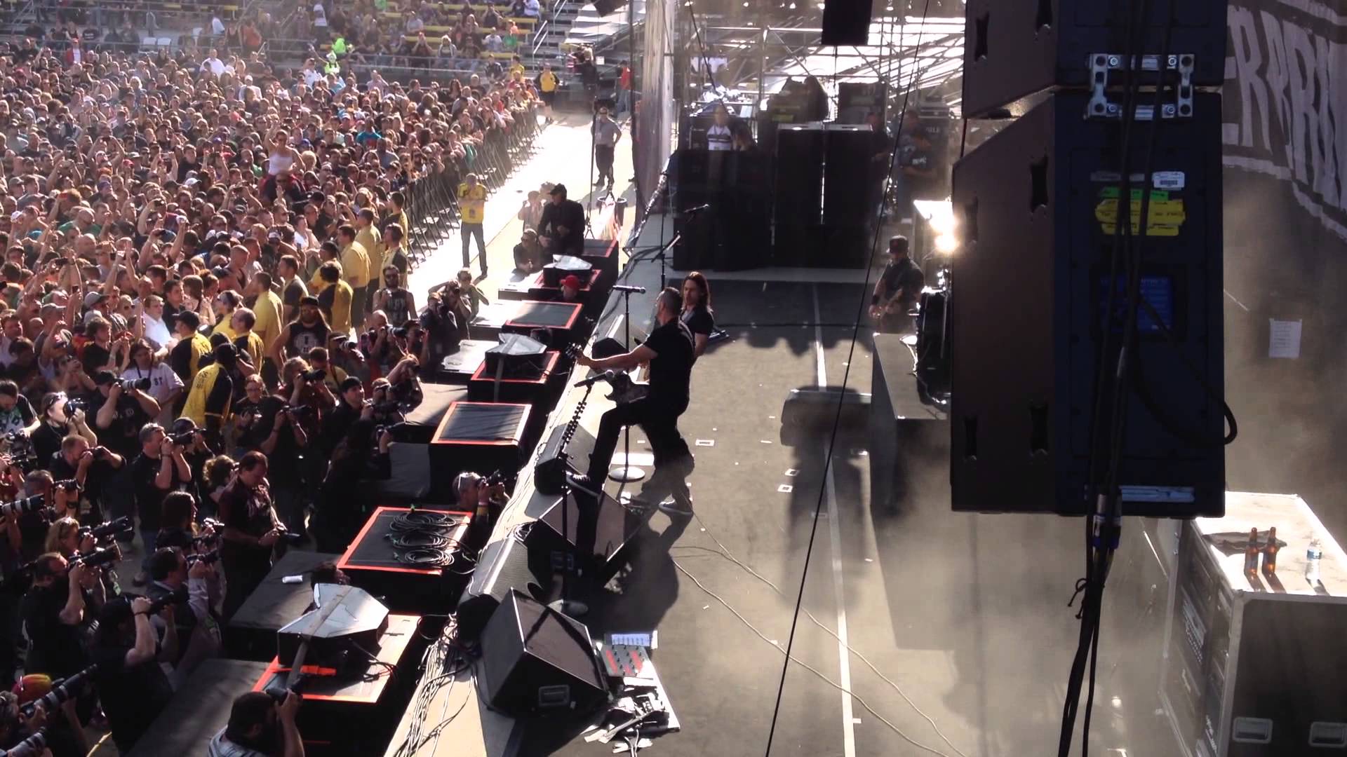 Alter Bridge - Addicted to Pain - Live at Rock on the Range, 2014