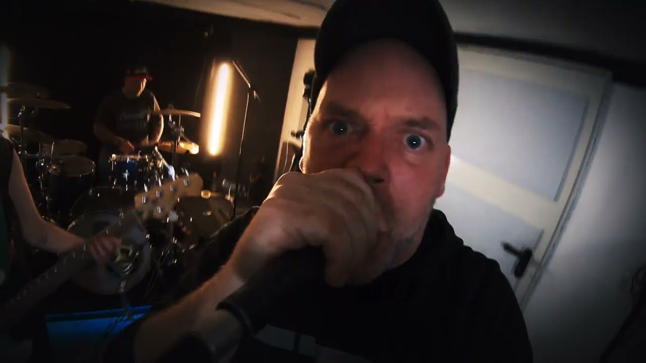 Bad Career - Hollow Heads (Official)