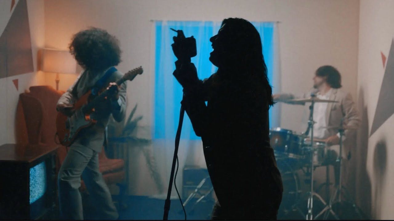 Nova Charisma - Smoking Gun At The Metropolitan (Official)