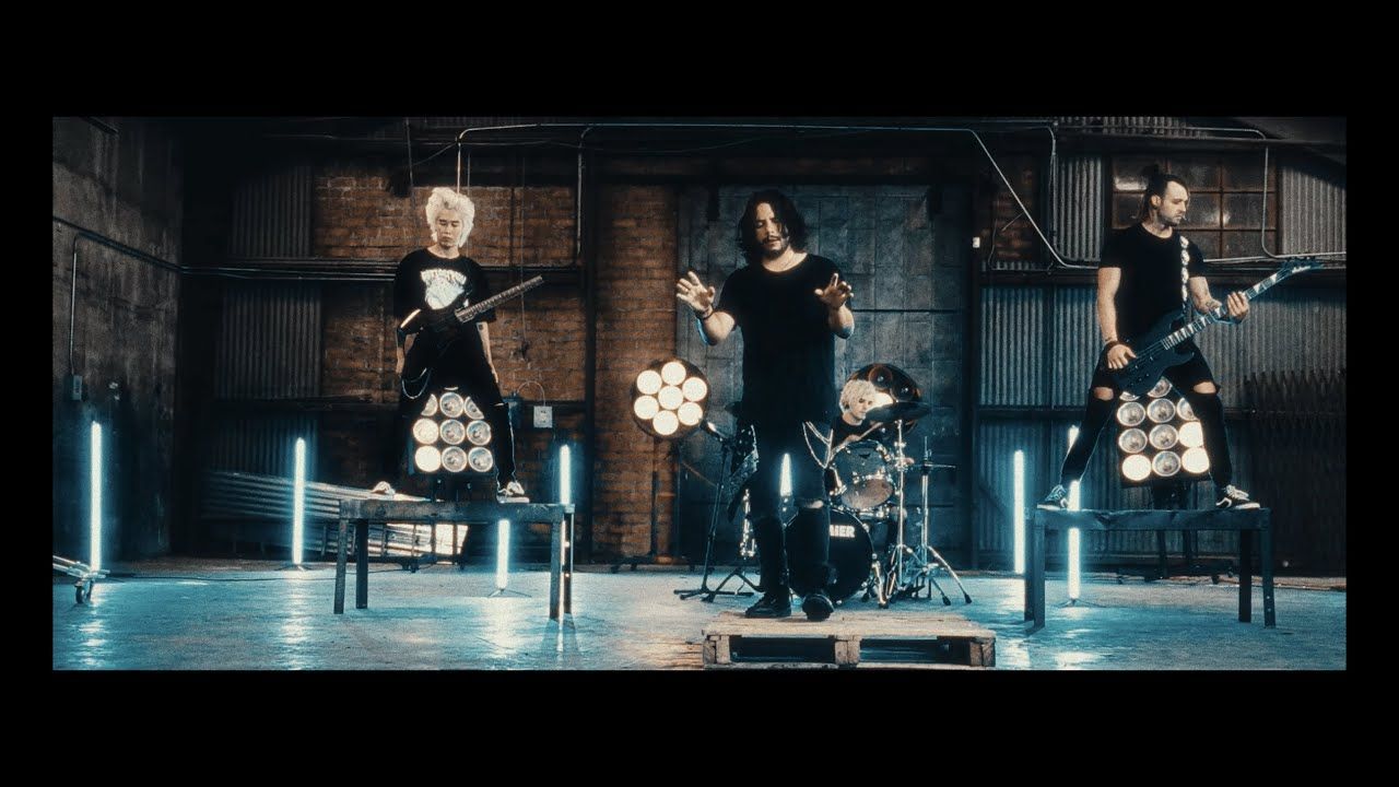 Hollywood Nightmare - The Rayne (Official)