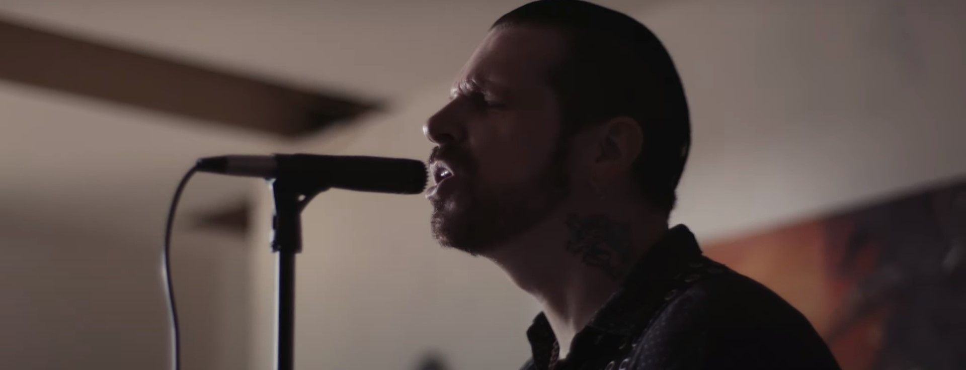 Ricky Warwick - Fighting Heart (Official)