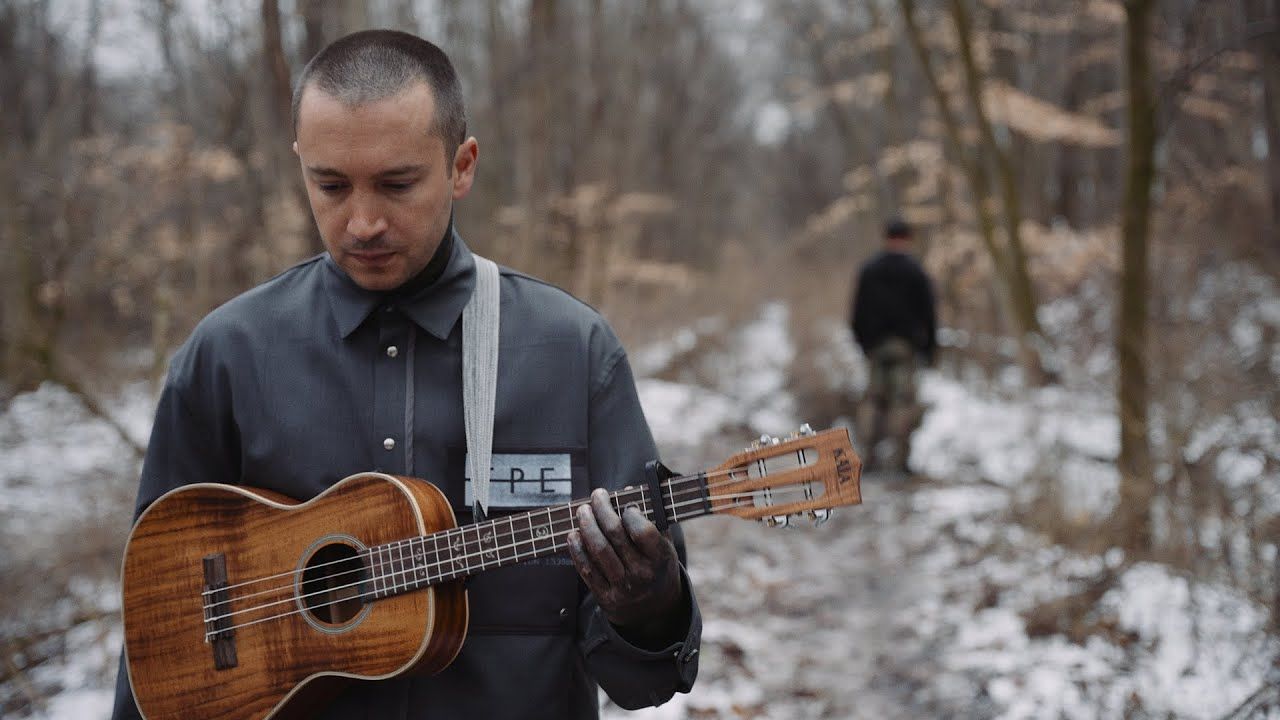 Twenty One Pilots - Oldies Station (Official)