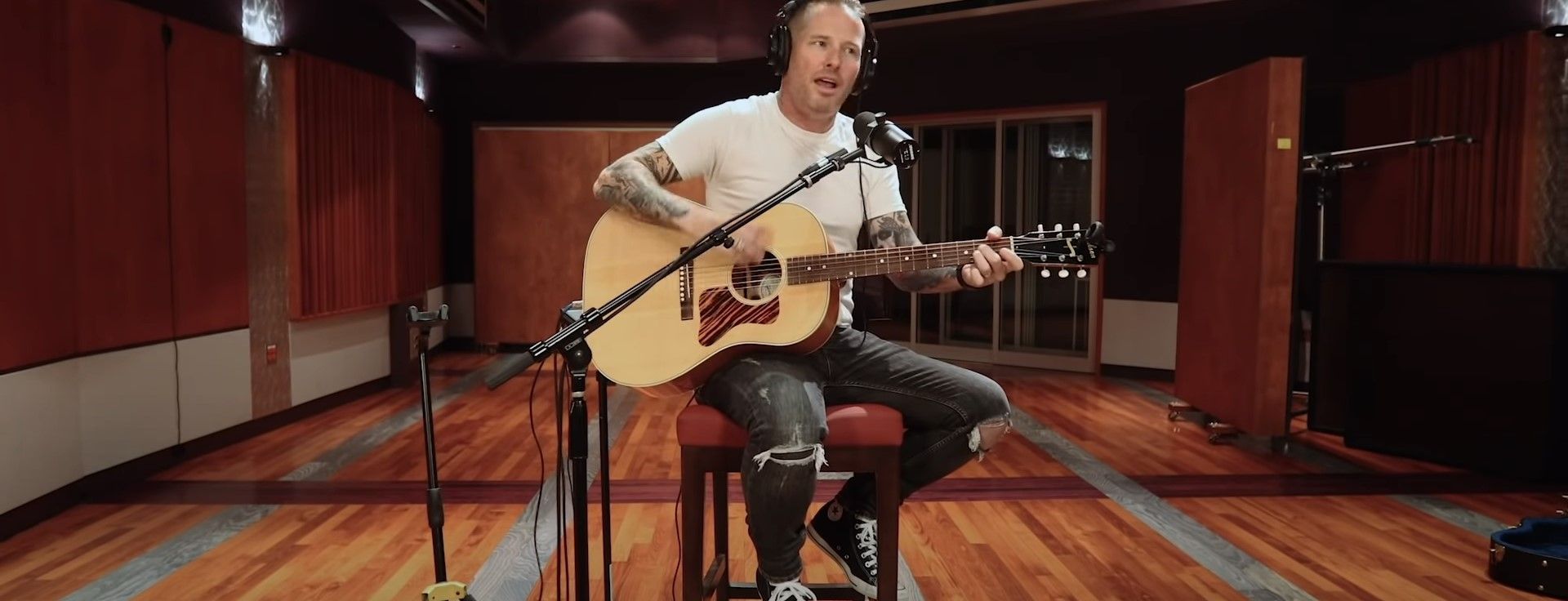 Corey Taylor - (What\'s So Funny \'Bout) Peace, Love And Understanding (Elvis Costello Live Cover)