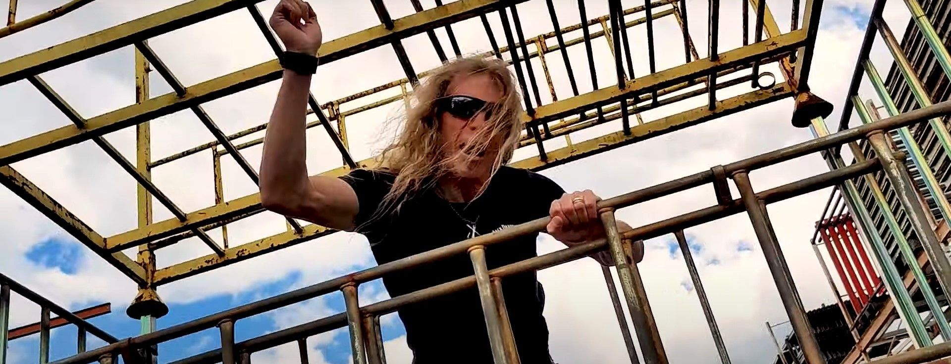 MegaSnake - Shame On Me (Official)