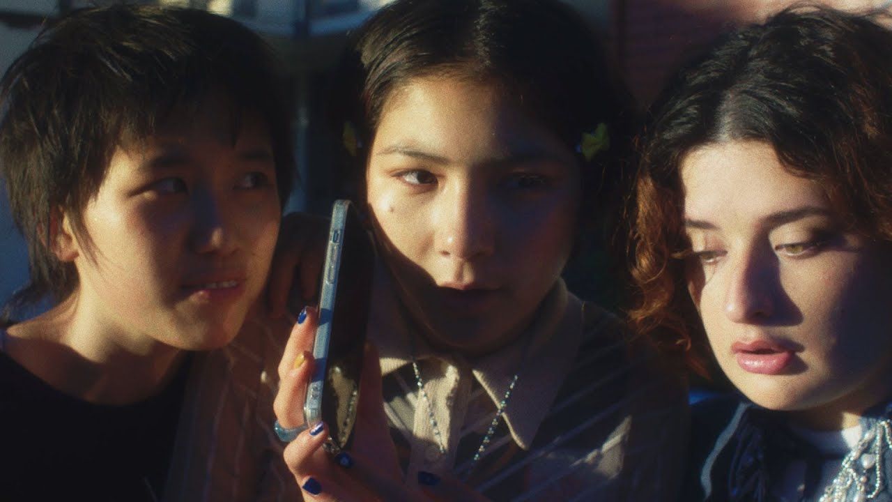 The Linda Lindas - All In My Head (Official)