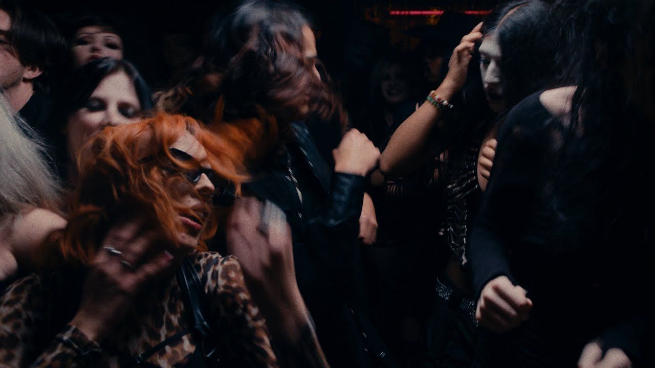 Warfield - All The Fun (kiss, Kiss, Kiss) (Official)
