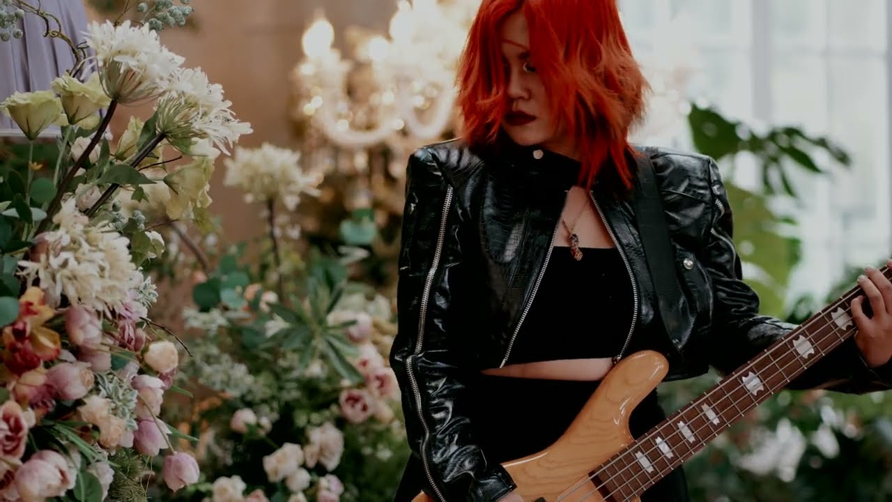 Windrunner ft Life Awaits - Synthetic Love (Official)