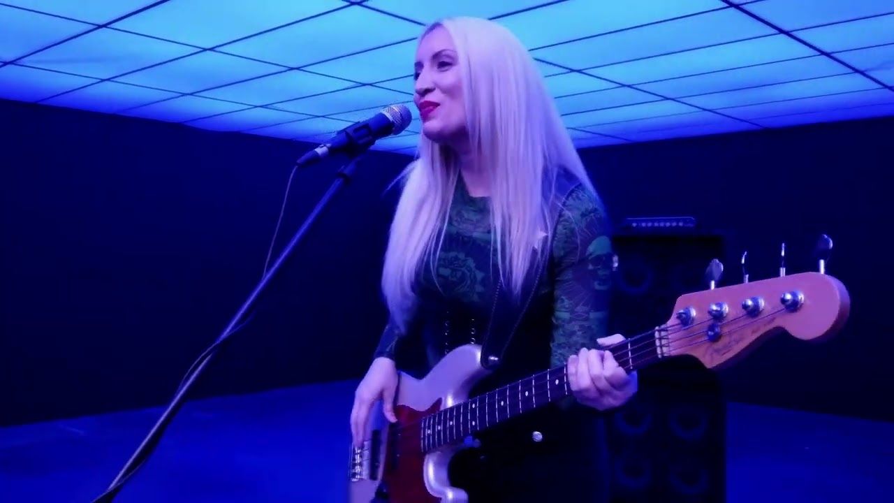 Dead Groove - The Damned (Official)