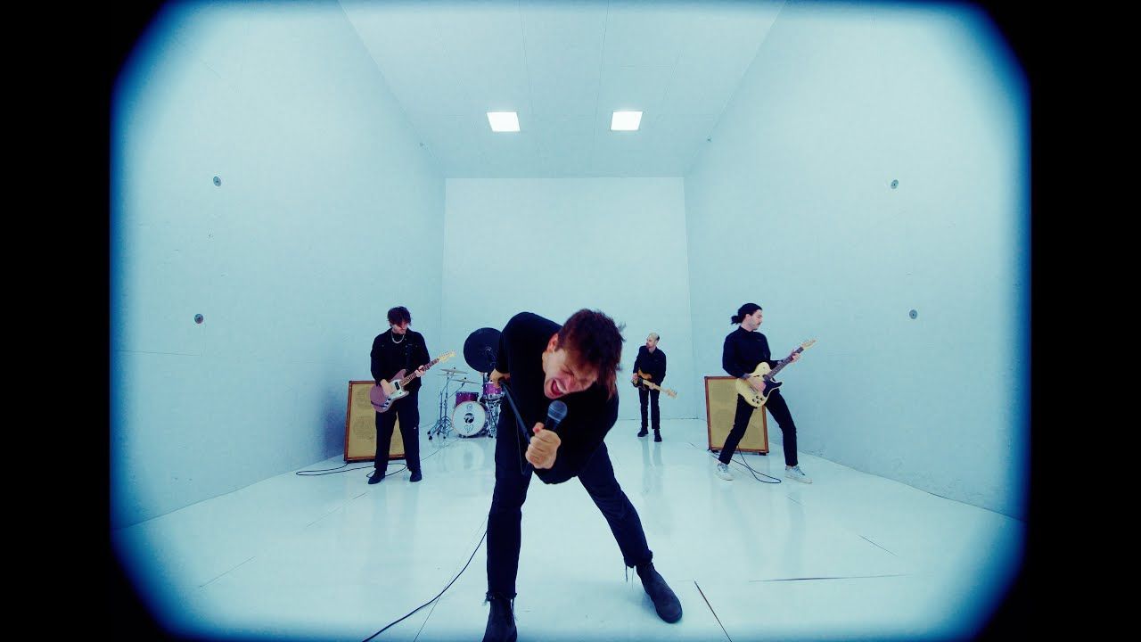 Real Friends - Waiting Room (Official)