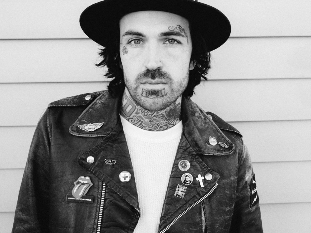 Yelawolf на мотоцикле