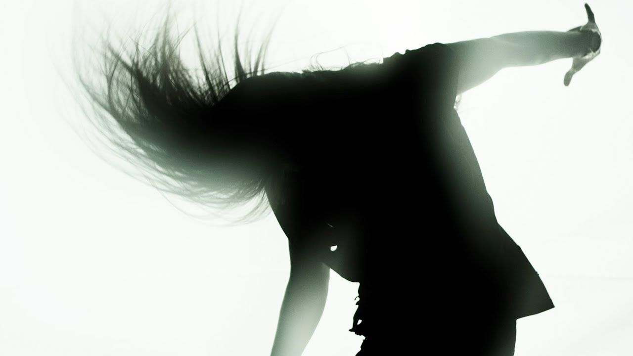 Curveless - Messmer (Official)