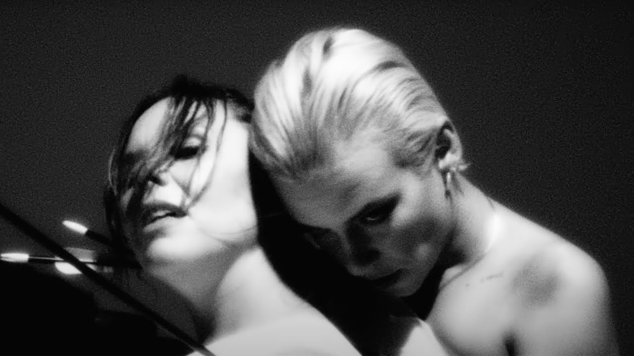 Bones Uk - Me (Official)