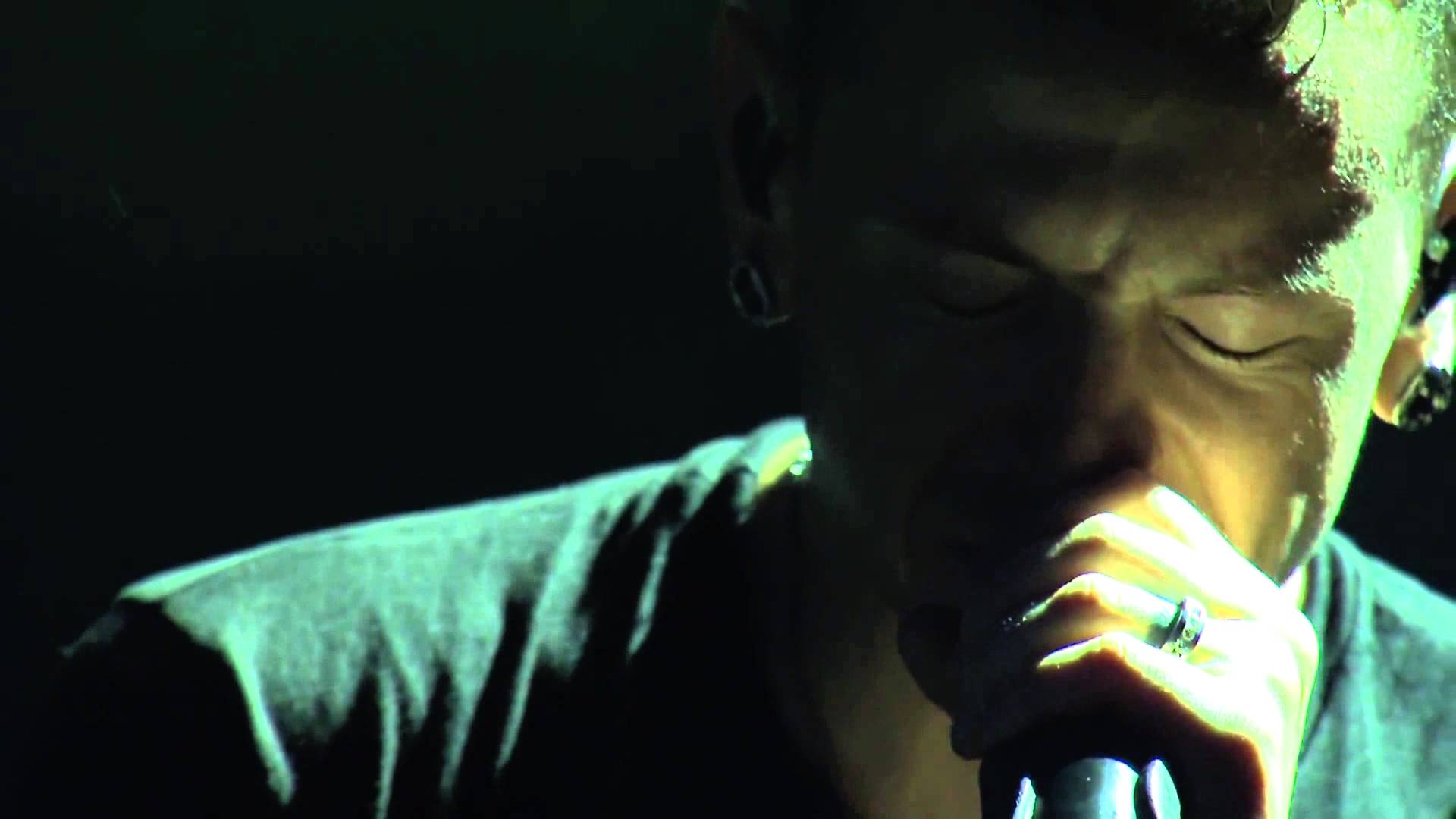 Linkin Park - Rolling In The Deep (Cover Chester Bennington) Live