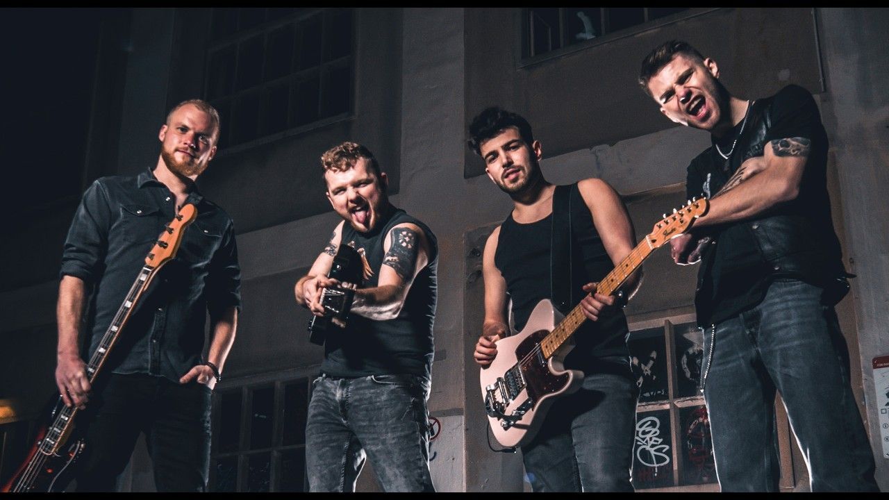 Rock-Out - Pump It Up (Official)