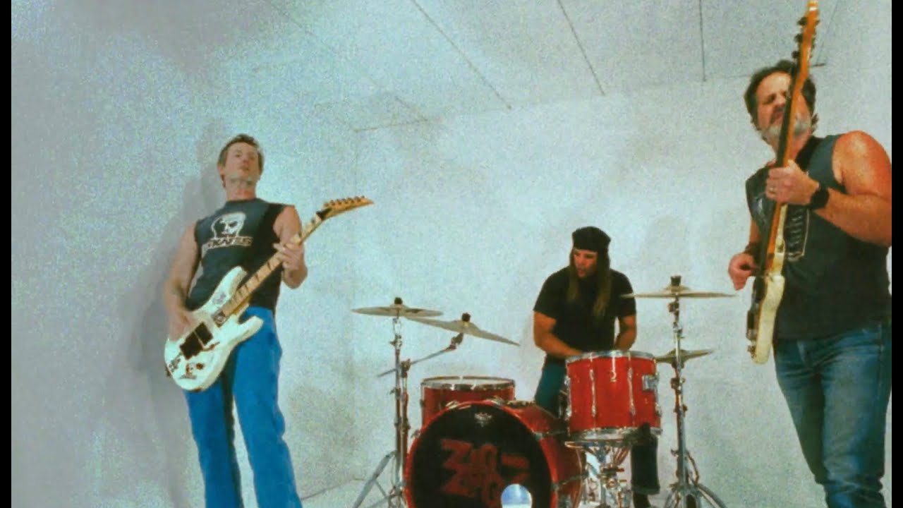 Zig Zags - Deadbeat At Dawn (Official)