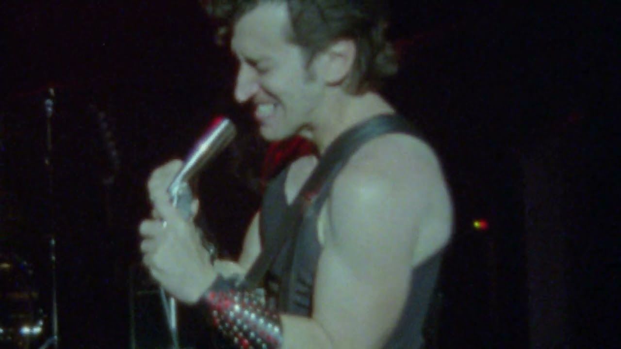 Des Rocs - Love And A Smoking Gun (Official)