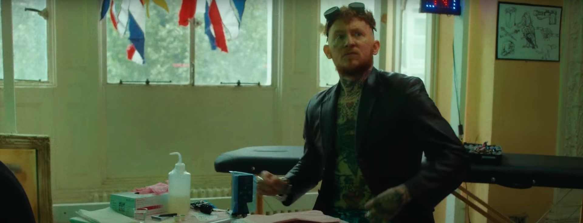 Frank Carter & The Rattlesnakes - Go Get A Tattoo (Official)