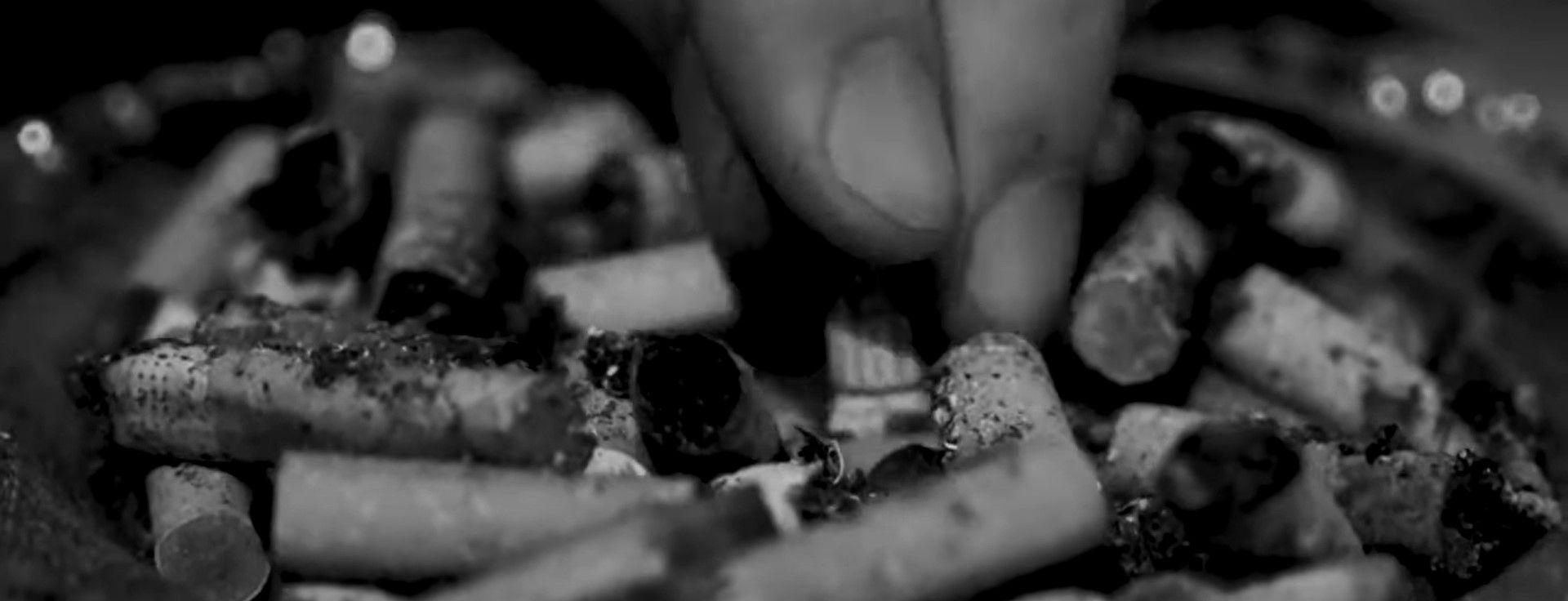 10 000 Russos - Super Inertia (Official)