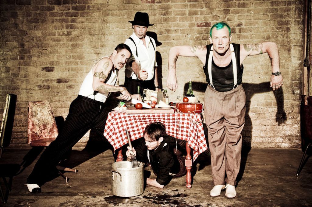 Red_Hot_Chili_Peppers_2012-07-02_001.jpg