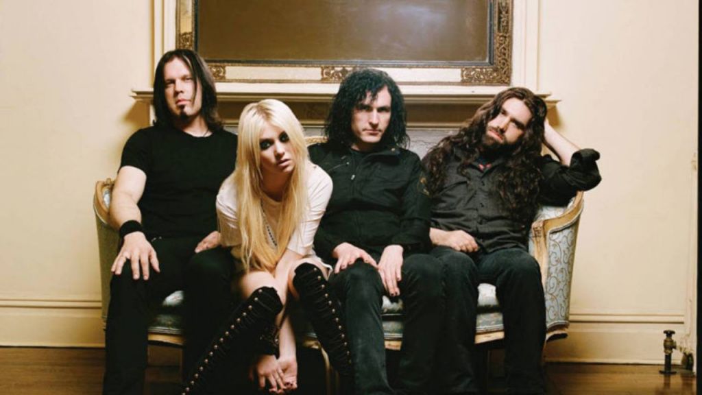 the-pretty-reckless-band-photo-1-1280x720.jpg
